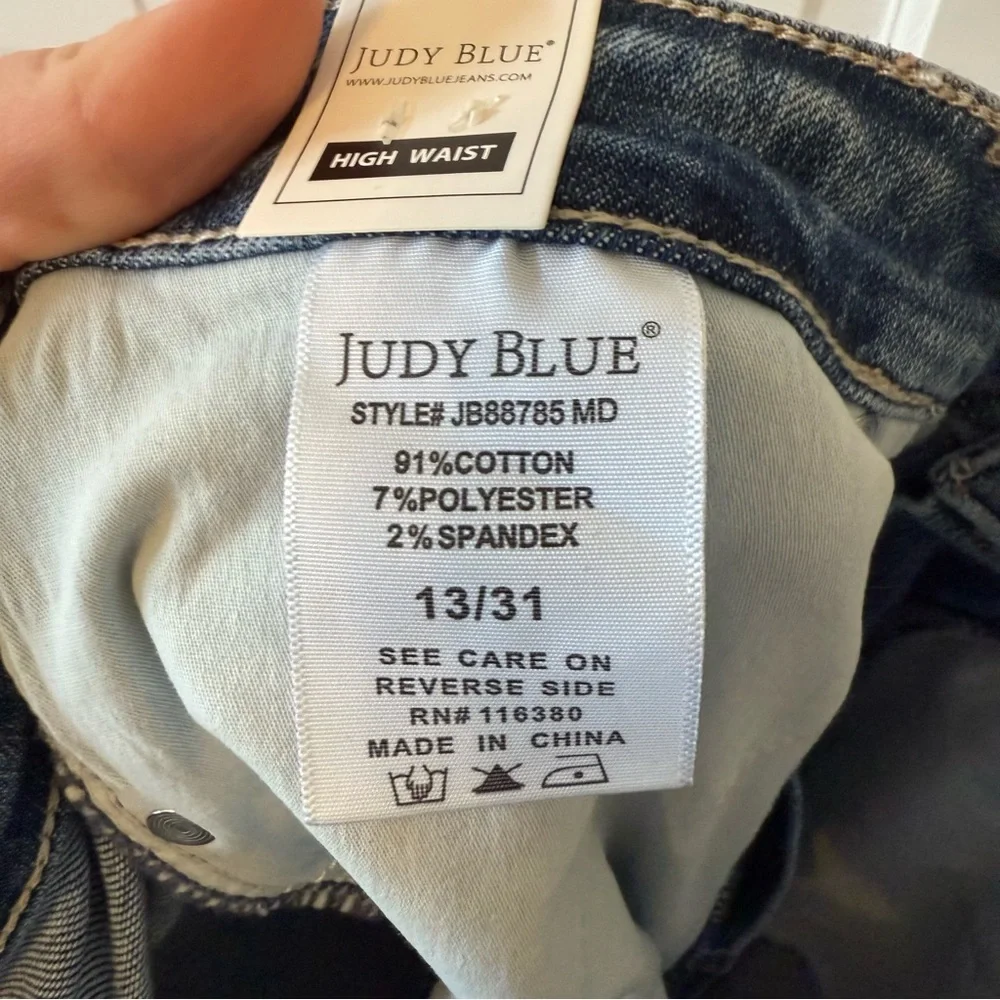 NWT Judy Blue Straight High Rise Tummy Control Distressed Knee Jeans Size 13/31 - Picture 15 of 16